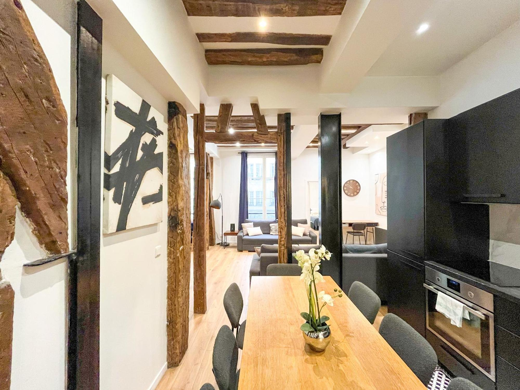 Urban Flat 67 - Spacious Parisian Flat In Paris