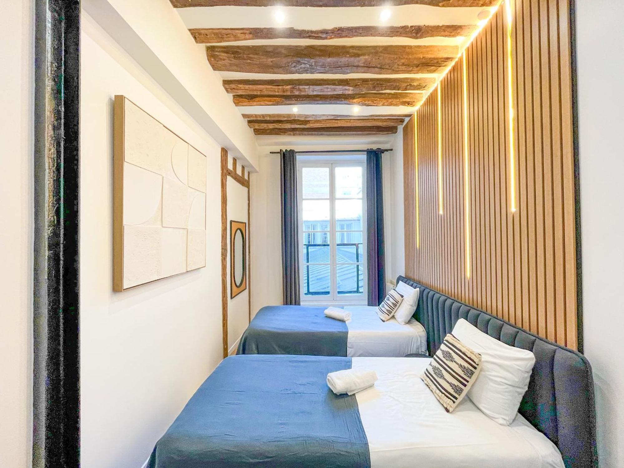 Urban Flat 67 - Spacious Parisian Flat In